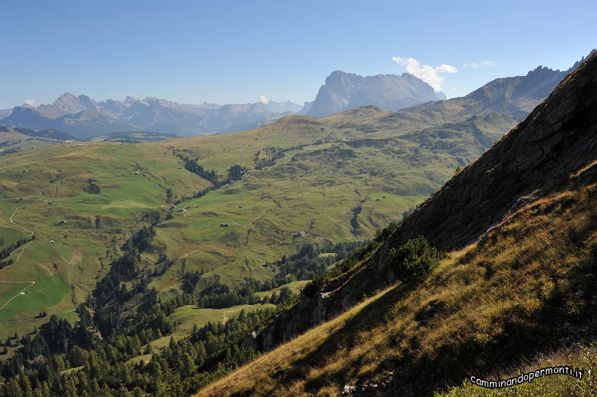 046 Panorama verso l Alpe di Siusi.JPG